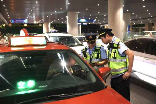 港股T+0配资 视频｜专项整治启动，广州交通重拳严打出租车客运违章
